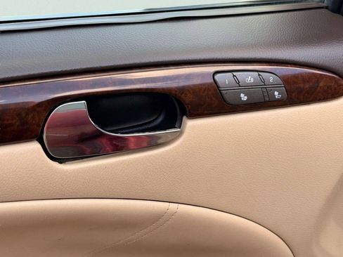 Used 2011 Buick Lucerne CXL FWD image 14