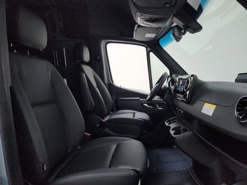 New 2026 Mercedes-Benz Sprinter 2500 image 12