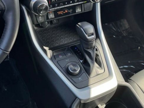 Certified 2022 Toyota RAV4 XLE Premium AWD/4WD image 16