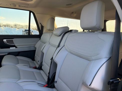 Used 2025 Ford Expedition Max Platinum w/ Platinum Ultimate Package image 37