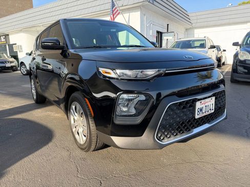 Used 2020 Kia Soul LX image 9