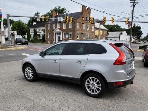 Used 2010 Volvo XC60 T6 AWD/4WD image 2