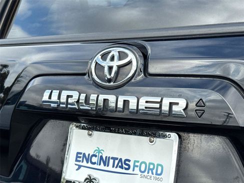 Used 2024 Toyota 4Runner SR5 AWD/4WD image 12