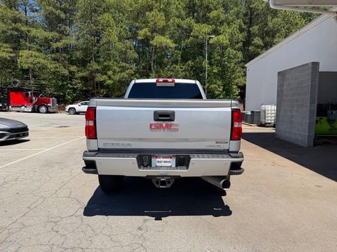 Used 2019 GMC Sierra 2500 Denali w/ Duramax Plus Package AWD/4WD image 6