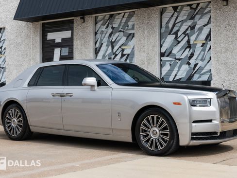 Used 2023 Rolls-Royce Phantom Sedan w/ The Phantom Package image 23