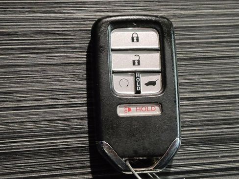 Used 2017 Honda Pilot Touring image 32