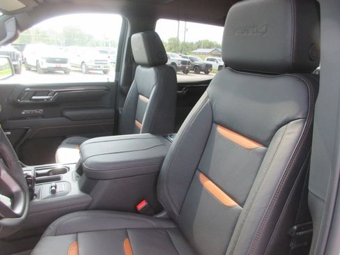 New 2026 GMC Sierra 1500 AT4 w/ AT4 Premium Package AWD/4WD image 16