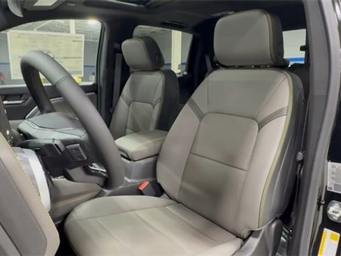 New 2026 Chevrolet Colorado ZR2 w/ Technology Package image 13