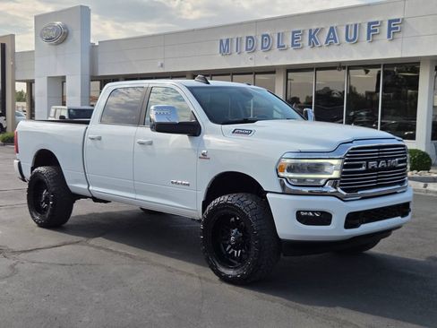 Used 2023 RAM 2500 Laramie AWD/4WD image 1