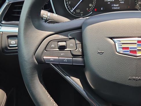 Used 2025 Cadillac XT6 Luxury FWD image 21