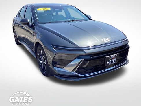 Used 2025 Hyundai Sonata SEL FWD image 1
