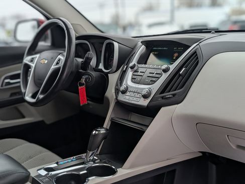 Used 2017 Chevrolet Equinox LT w/ Convenience Package image 46