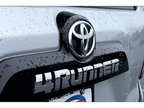 Used 2023 Toyota 4Runner TRD Off-Road Premium AWD/4WD image 30