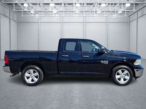 Used 2024 RAM 1500 Classic SLT AWD/4WD image 7