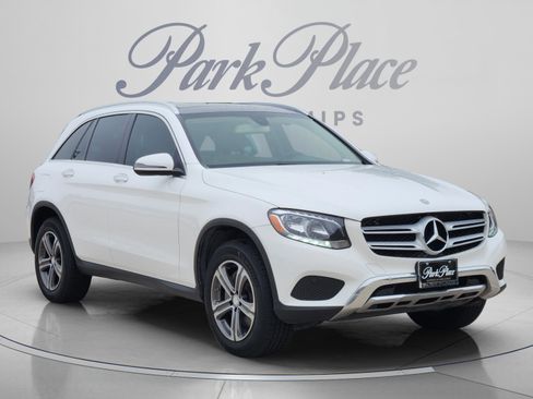 Used 2017 Mercedes-Benz GLC 300 image 4