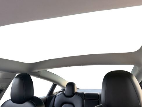 Used 2023 Tesla Model 3 Standard Range image 22