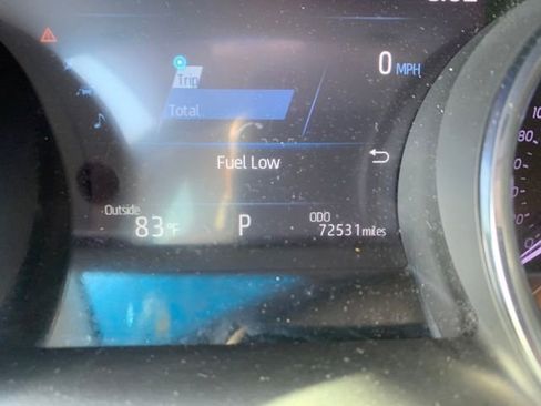 Used 2019 Toyota Camry XLE w/ Navigation Package FWD image 16