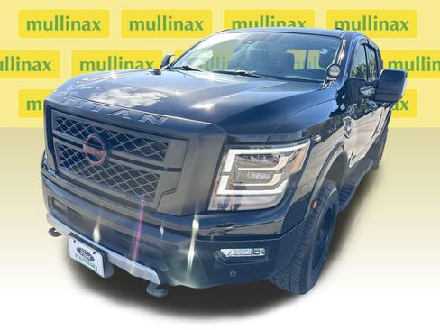 Used 2024 Nissan Titan PRO-4X image 10