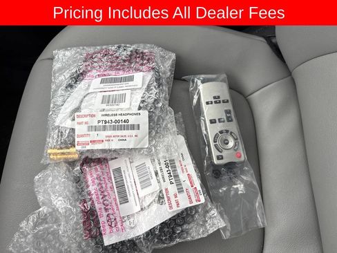 Used 2026 Toyota Sienna XLE FWD image 15