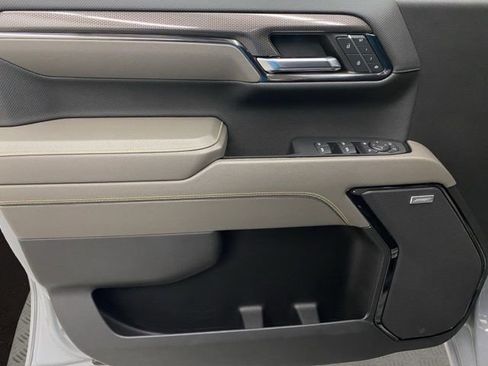 Used 2024 Chevrolet Silverado 1500 ZR2 w/ Technology Package image 18