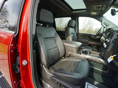 Used 2023 GMC Sierra 3500 Denali w/ Denali Ultimate Package image 34