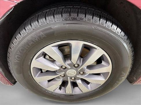 Used 2019 Chrysler Pacifica Touring-L FWD image 10