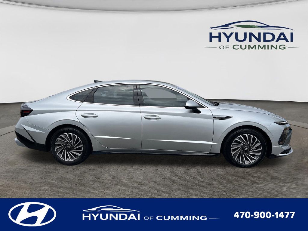 Used 2025 Hyundai Sonata SEL FWD image 9
