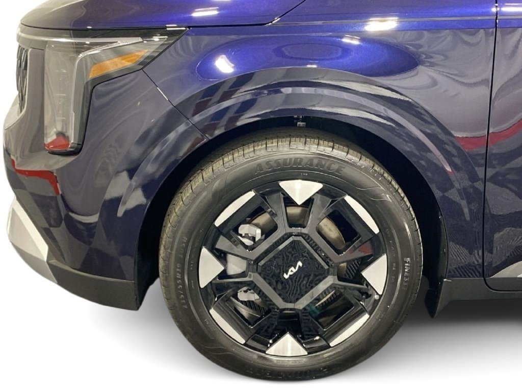 New 2026 Kia Carnival EX FWD image 18
