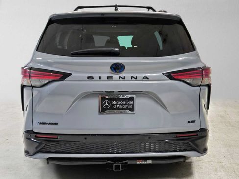 Used 2025 Toyota Sienna XSE w/ XSE Premium Package AWD/4WD image 4