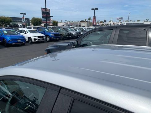 Used 2021 Chevrolet Equinox LT FWD image 9