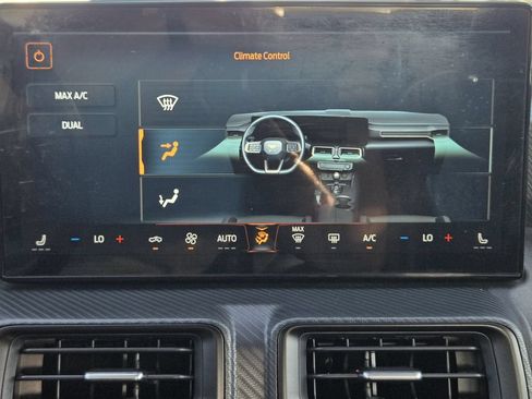 Used 2024 Ford Mustang Convertible RWD image 17