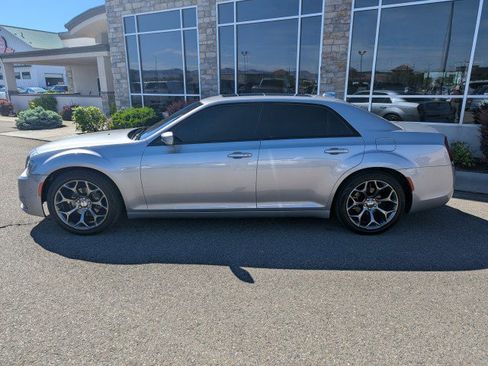 Used 2015 Chrysler 300 S w/ 300S Premium Group RWD image 2