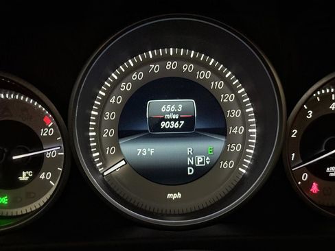 Used 2016 Mercedes-Benz E 350 4MATIC Sedan image 40