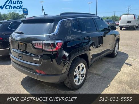 Used 2025 Jeep Compass Latitude AWD/4WD image 3