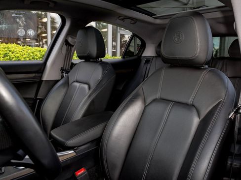 Used 2021 Alfa Romeo Stelvio Ti w/ Nero Edizione image 21