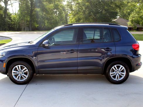 Used 2016 Volkswagen Tiguan S image 8