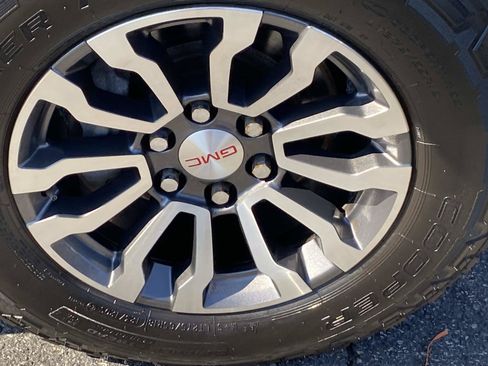 Used 2020 GMC Sierra 1500 AT4 w/ AT4 Premium Package AWD/4WD image 33