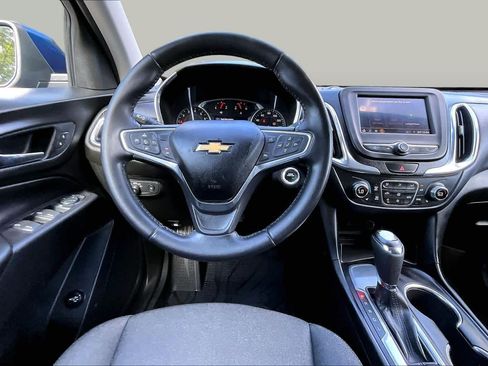 Used 2020 Chevrolet Equinox LT w/ Driver Convenience Package FWD image 6