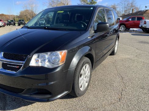 Used 2017 Dodge Grand Caravan SE w/ Power Window Group image 14