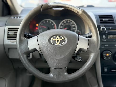 Used 2010 Toyota Corolla image 24