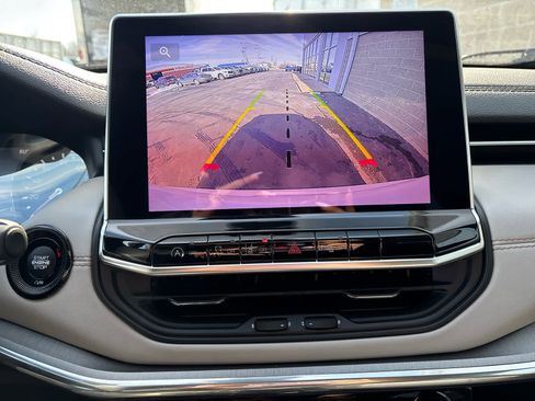 Used 2023 Jeep Compass Limited image 16