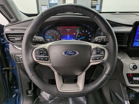 Certified 2022 Ford Explorer XLT w/ Equipment Group 202A image 18
