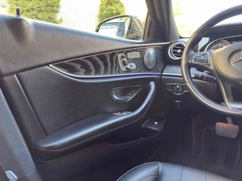 Used 2017 Mercedes-Benz E 400 4MATIC Wagon image 36