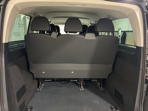 Used 2023 Mercedes-Benz Metris Passenger image 23