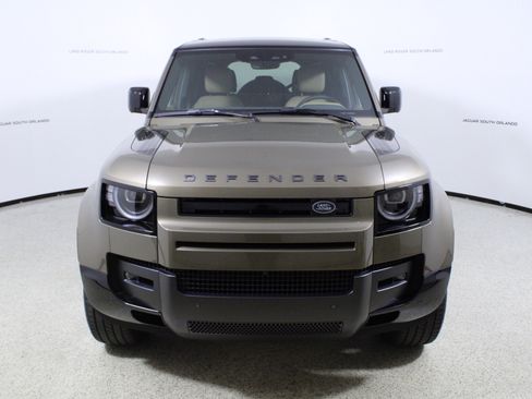 New 2026 Land Rover Defender 110 X-Dynamic SE image 2