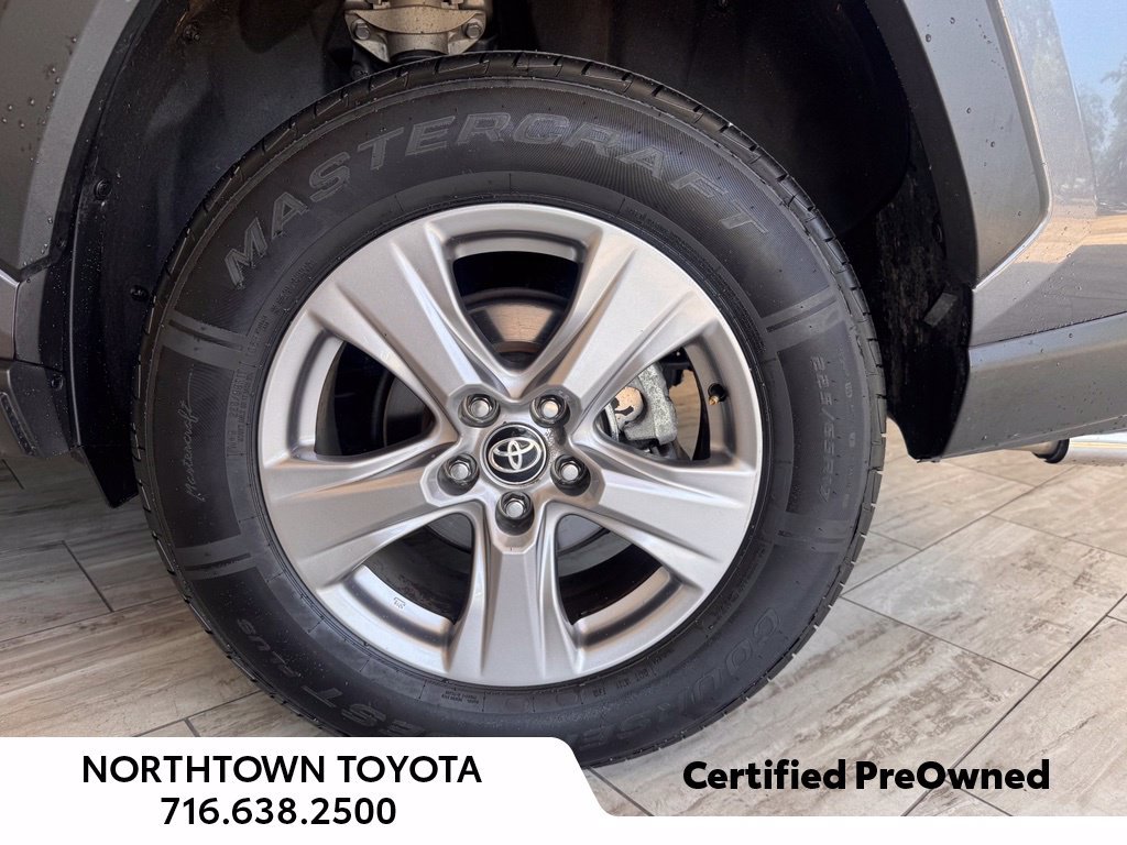 Used 2025 Toyota RAV4 XLE w/ Weather Package AWD/4WD image 26