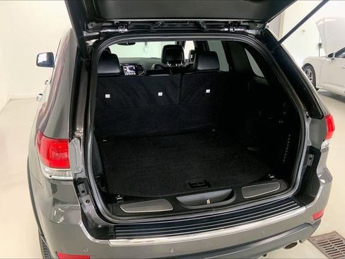 Used 2019 Jeep Grand Cherokee Limited image 16