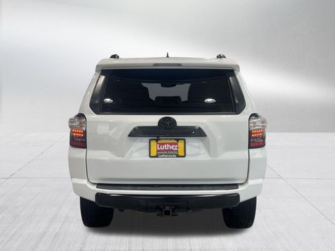 Used 2018 Toyota 4Runner TRD Off-Road AWD/4WD image 6