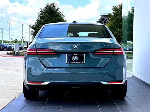 New 2026 BMW 530i RWD image 6