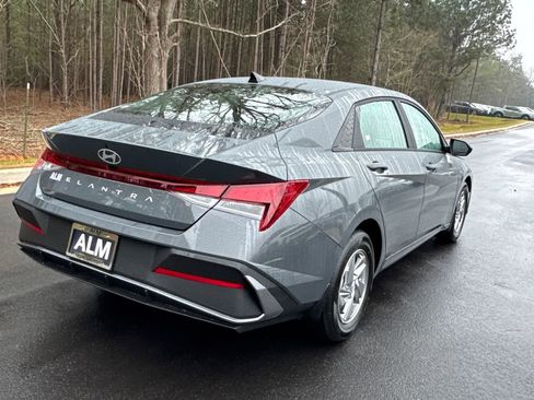 New 2026 Hyundai Elantra SE image 5